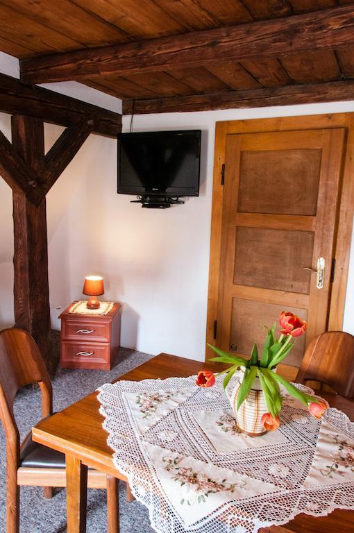 Pokoje Goscinne U Eweliny Bogatynia Habitación foto