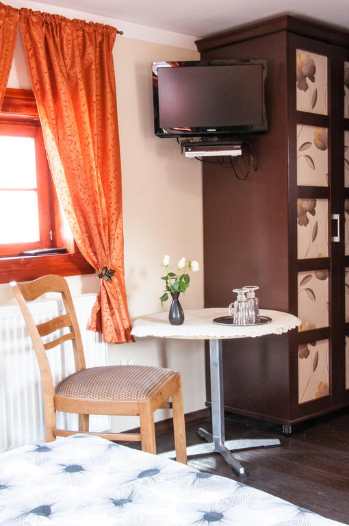 Pokoje Goscinne U Eweliny Bogatynia Habitación foto